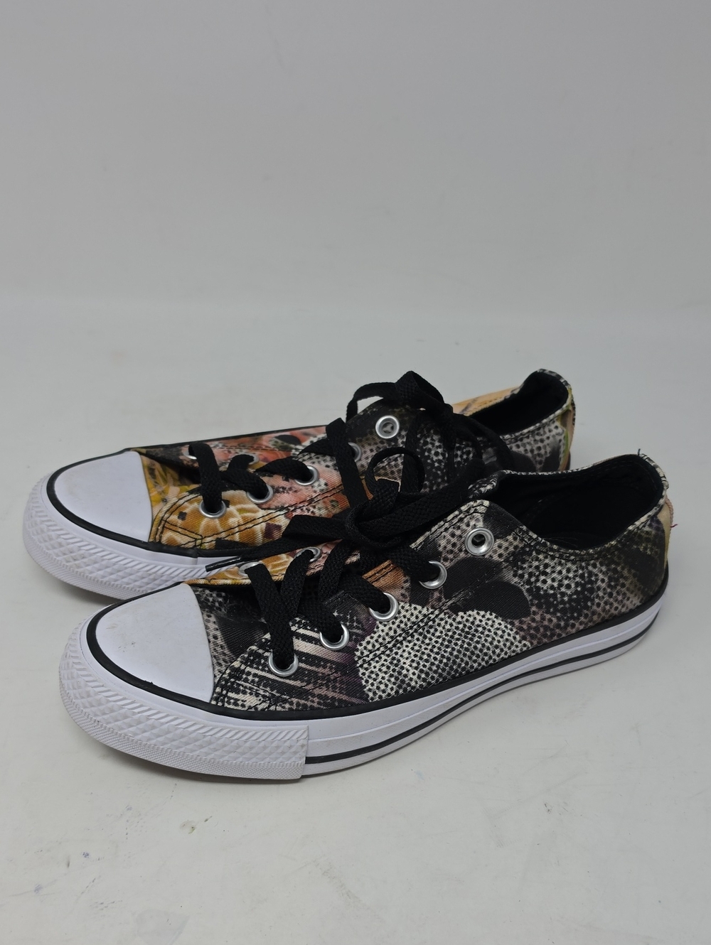 Converse Womens All Stars Sneaker Black Print OX 553299F Size 6